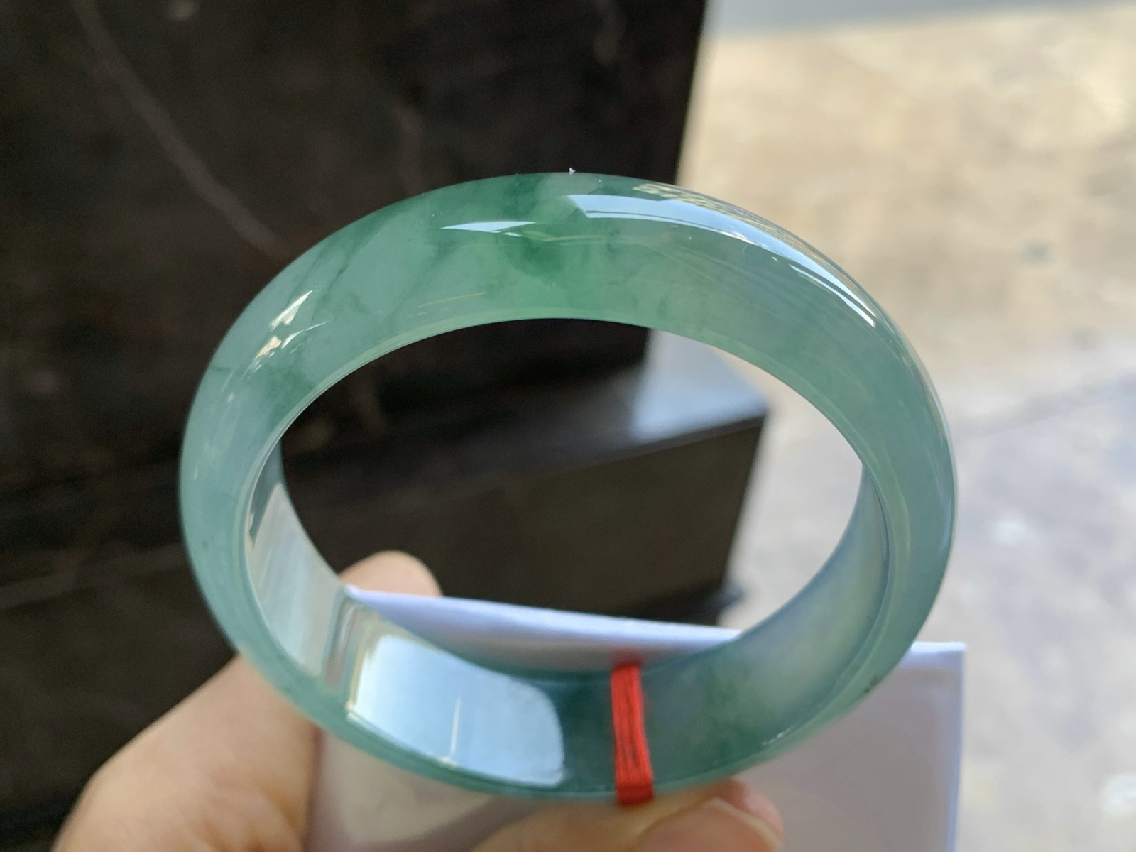 58.5-17-7.6

冰飘花宽版手镯^_^透亮 荧光十足