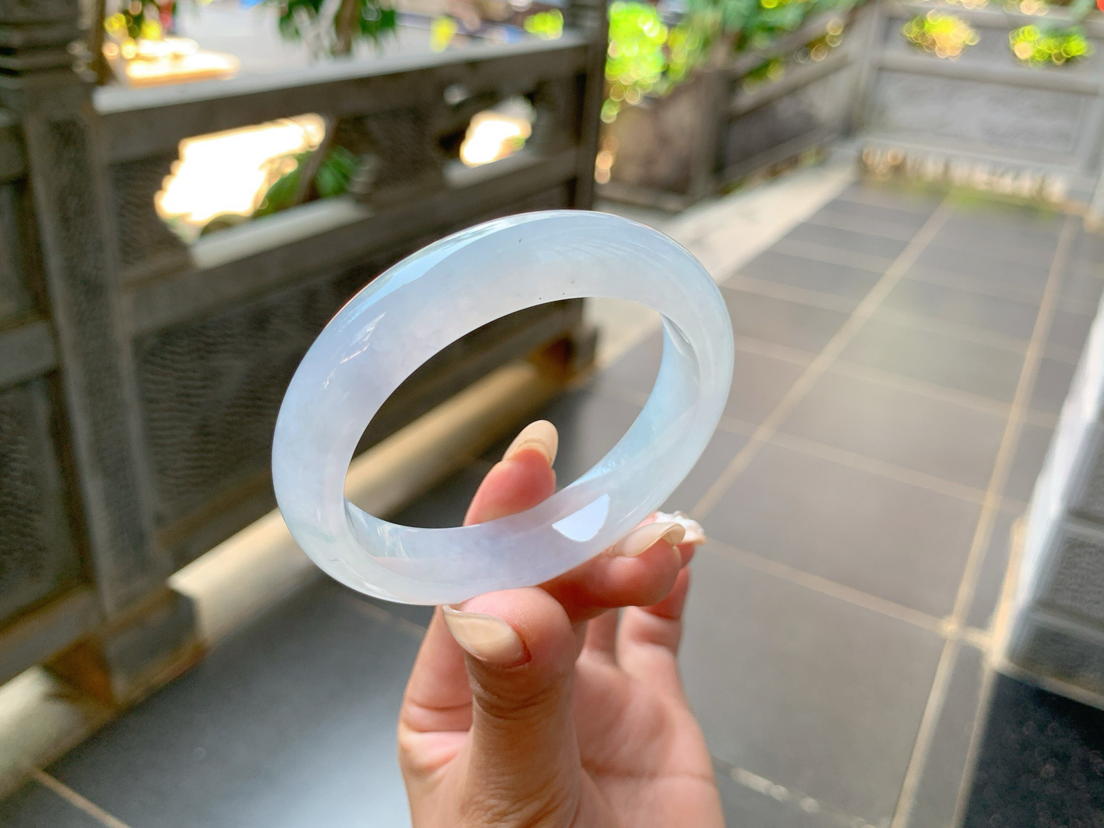 ｜54圈口
白月光，整体透亮有度胶润自然，水汪汪的，超级清纯，时尚简约，