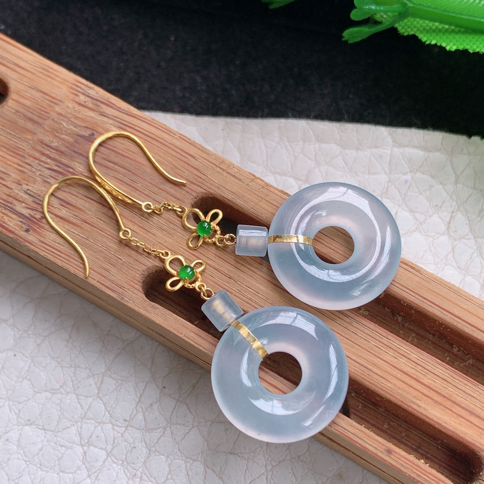 xo实拍42*14.6*3.3缅甸翡翠a货冰种起光平安扣 甜甜圈耳坠 耳饰