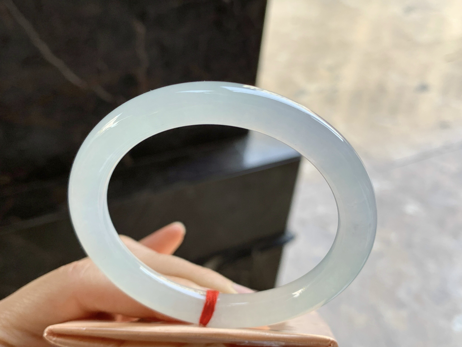 55-8.8

冰种圆条手镯^_^清透 水润