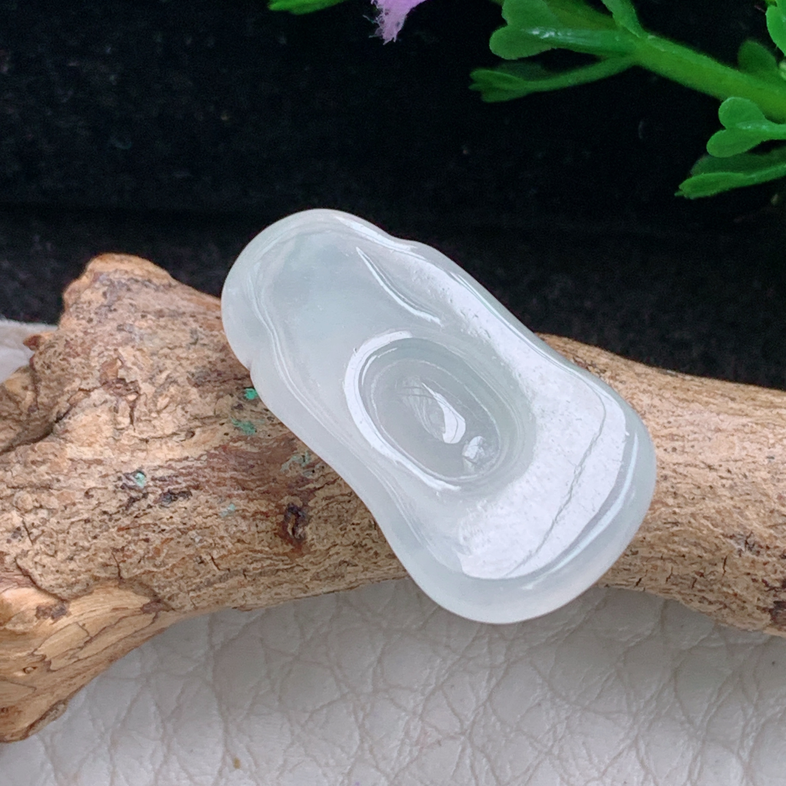 xo实拍22*12.5*6缅甸翡翠冰种起光观音首 观音头玉挂件 玉坠