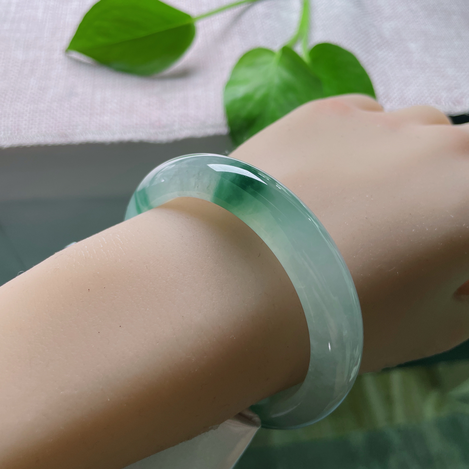 53.5/11.5/8.4冰飘花正圈，灵动雅致，贵气清冷，气质款，完美。