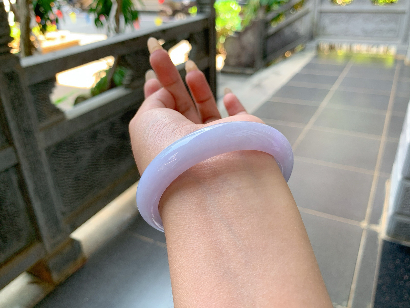 ｜56圈口
满紫色，优雅大方气质高雅，整体细细润润的，