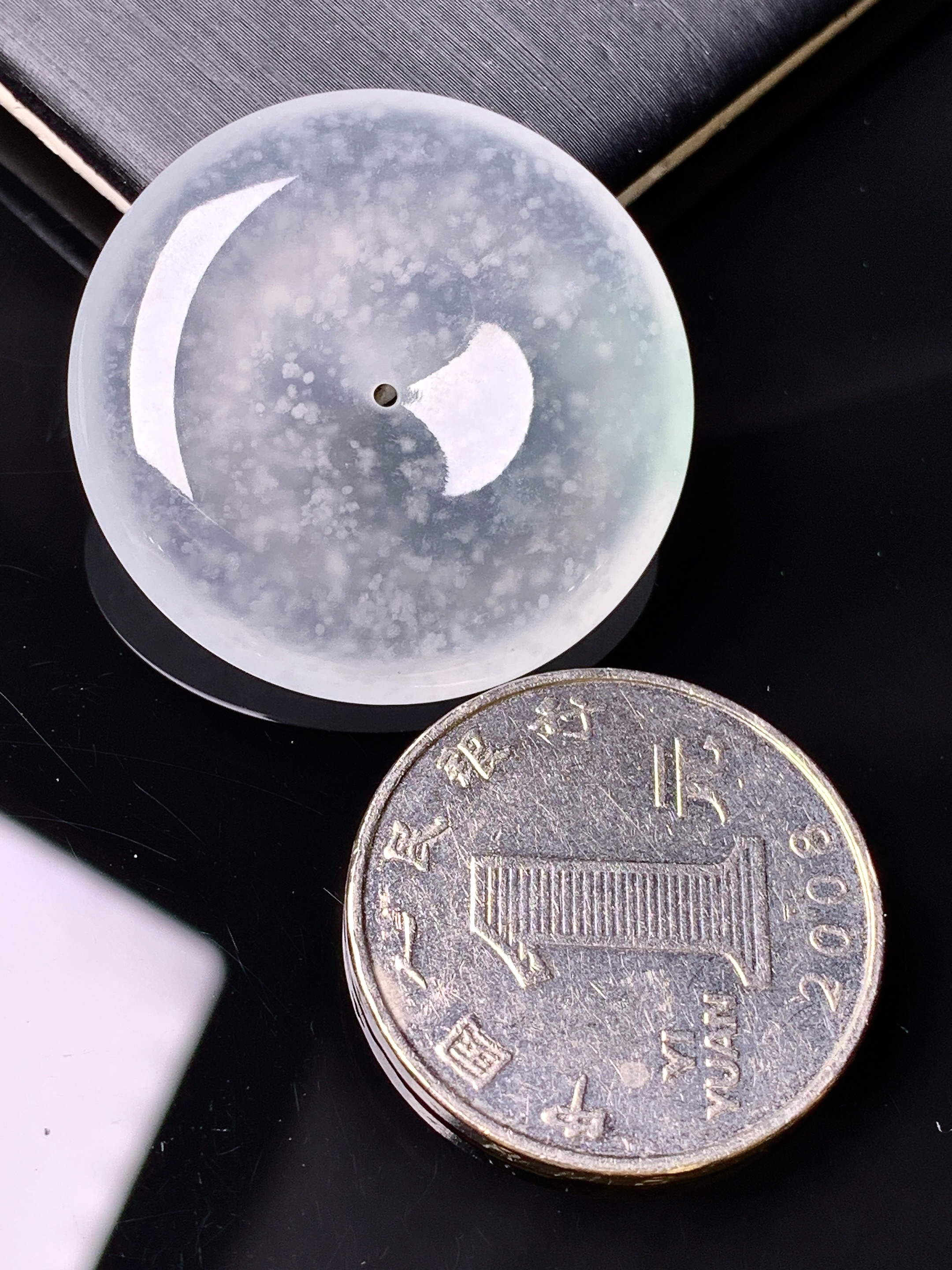 冰种木那料雪花棉平安扣吊坠 玉质细腻 色泽艳丽清新 水润亮眼 整体尺寸30.3*5.5b3