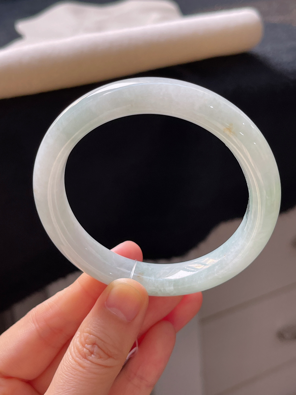 正圈56.4圈口，翡翠糯化种浅绿色手镯