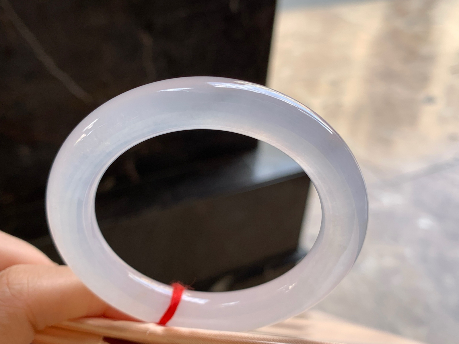 52-10.3

冰紫圆条手镯^_^透亮