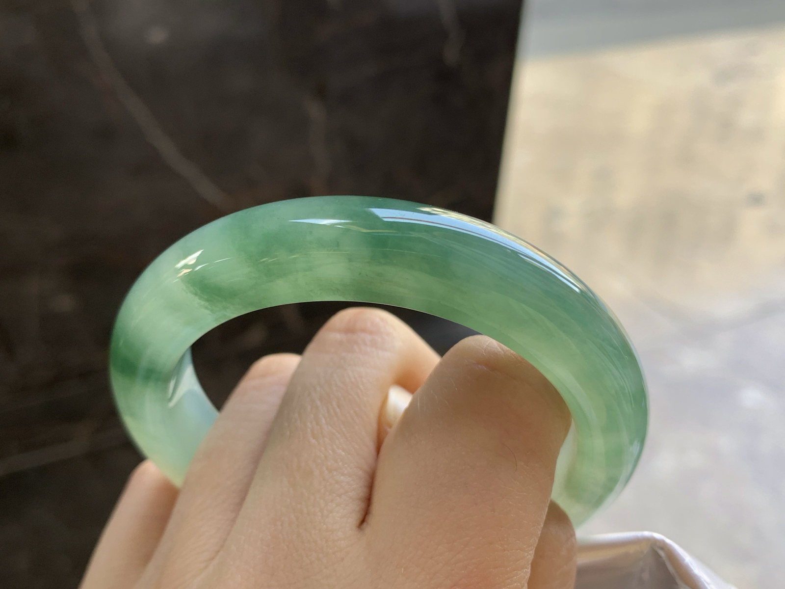 55.5-12.2-9.5

晴水飘花手镯^_^鲜艳