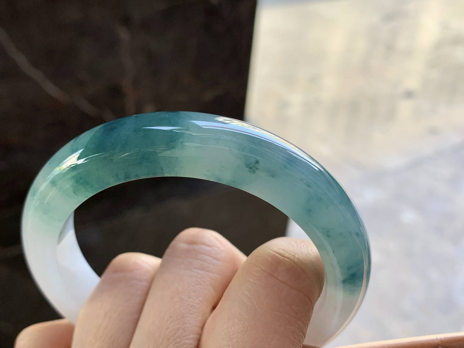 59-13-10

蓝花手镯^_^鲜艳 玉质温润