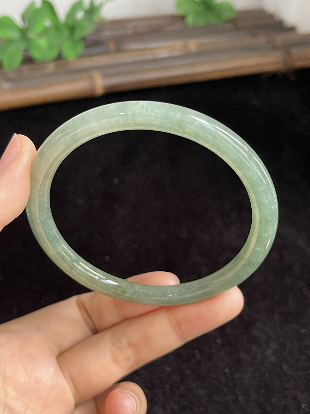 圆镯59圈口，翡翠手镯