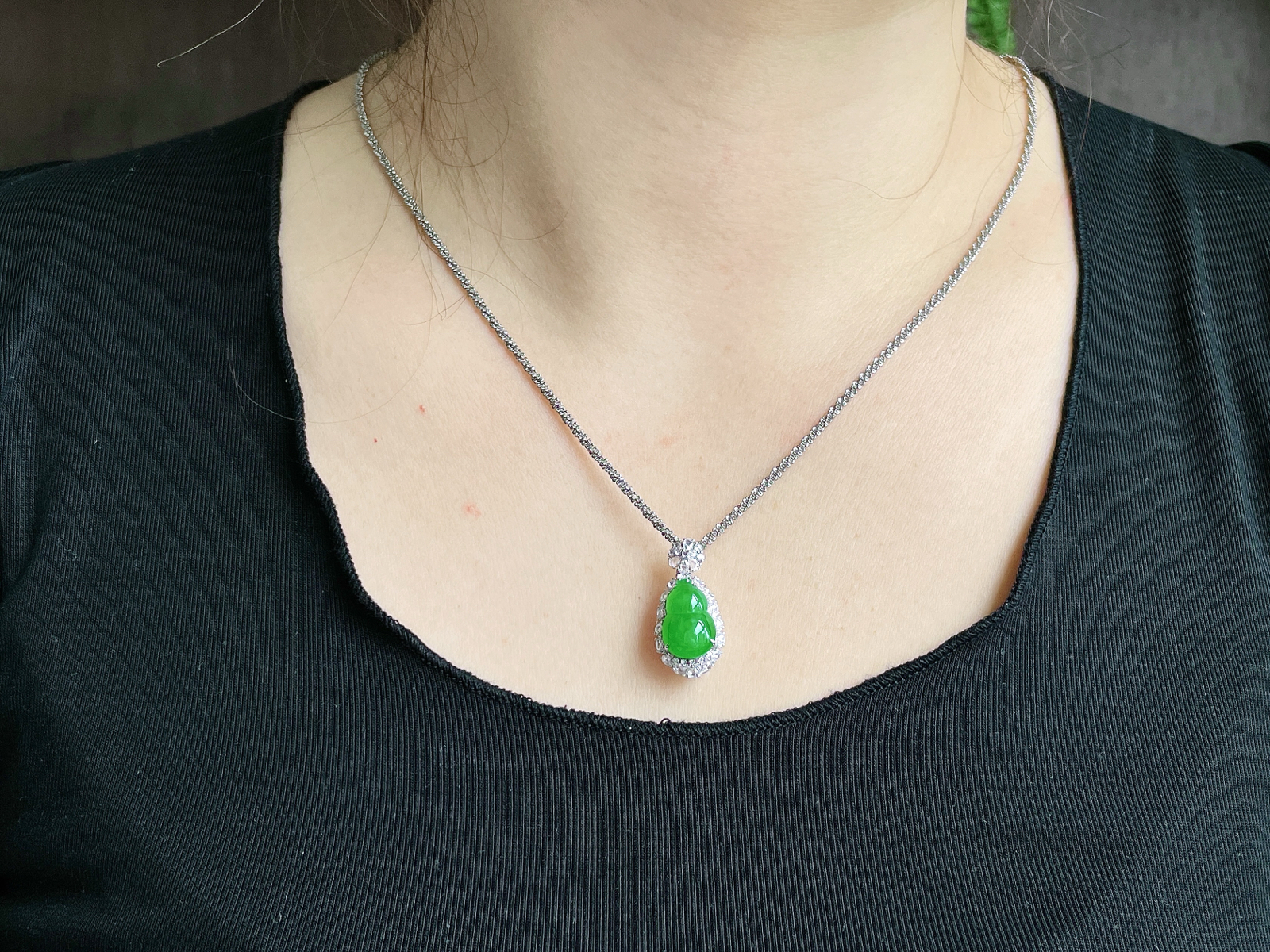 【镶嵌】高冰黄翡树叶黄翡叶子吊坠  
【说明】缅料 18k金镶嵌 性价比高  
【整体】42.2-20.4-8.4
【裸石】29-18-4.4