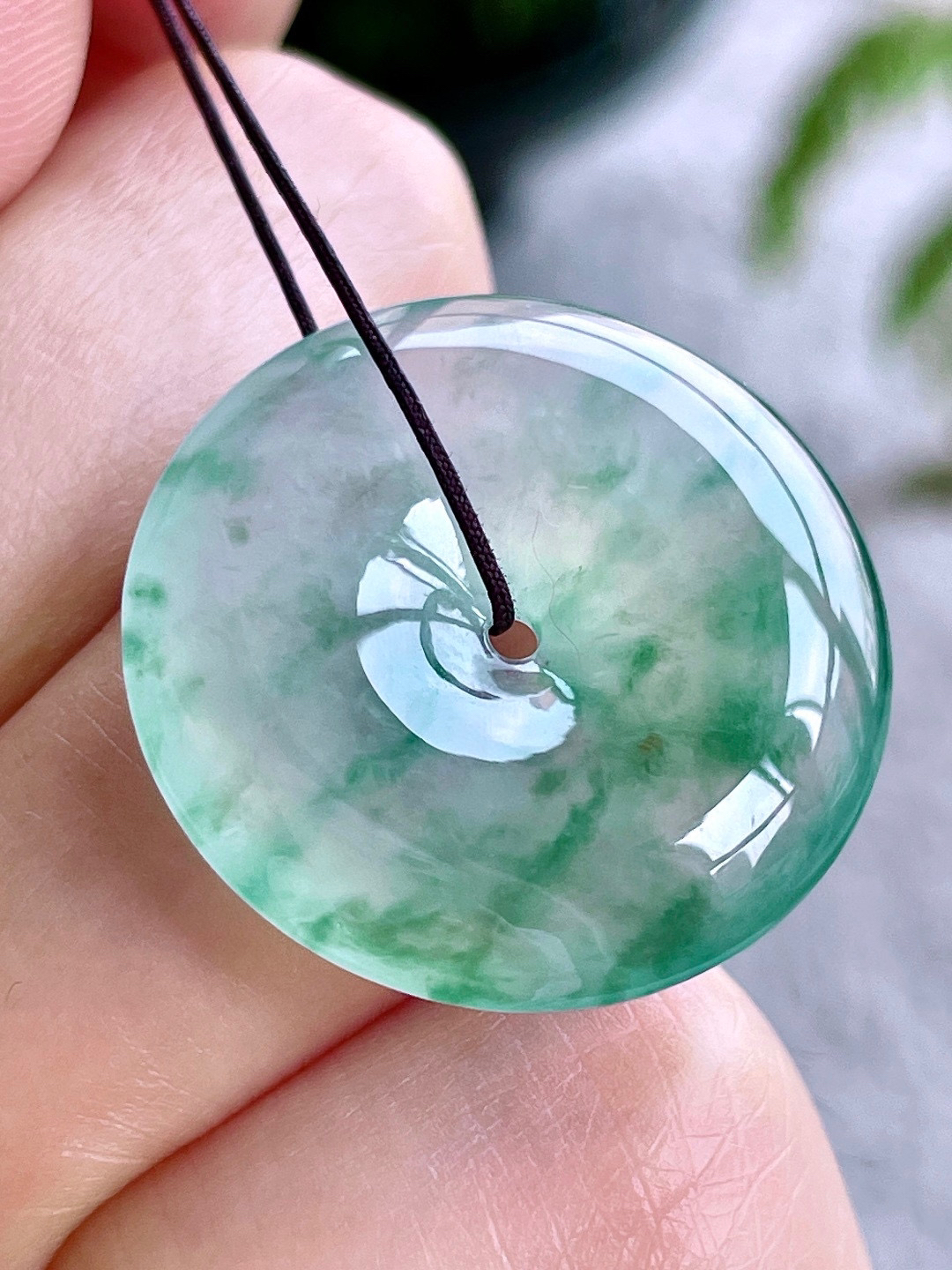 冰飘花平安扣吊坠
无纹裂