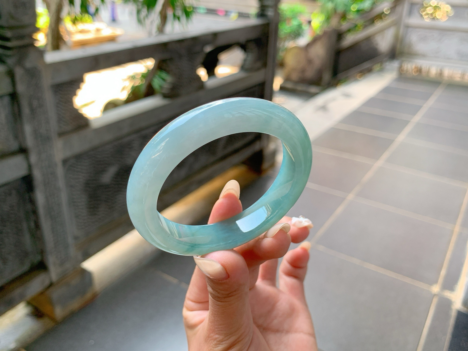 ｜54圈口
蓝紫底飘花，这种色系太难遇了，物以稀为贵，