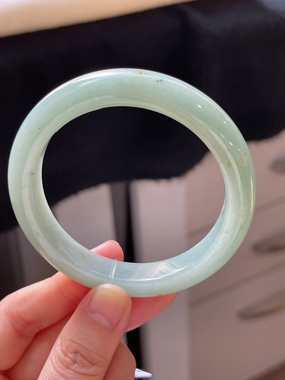 正圈55.1圈口，翡翠糯化种浅绿色手镯