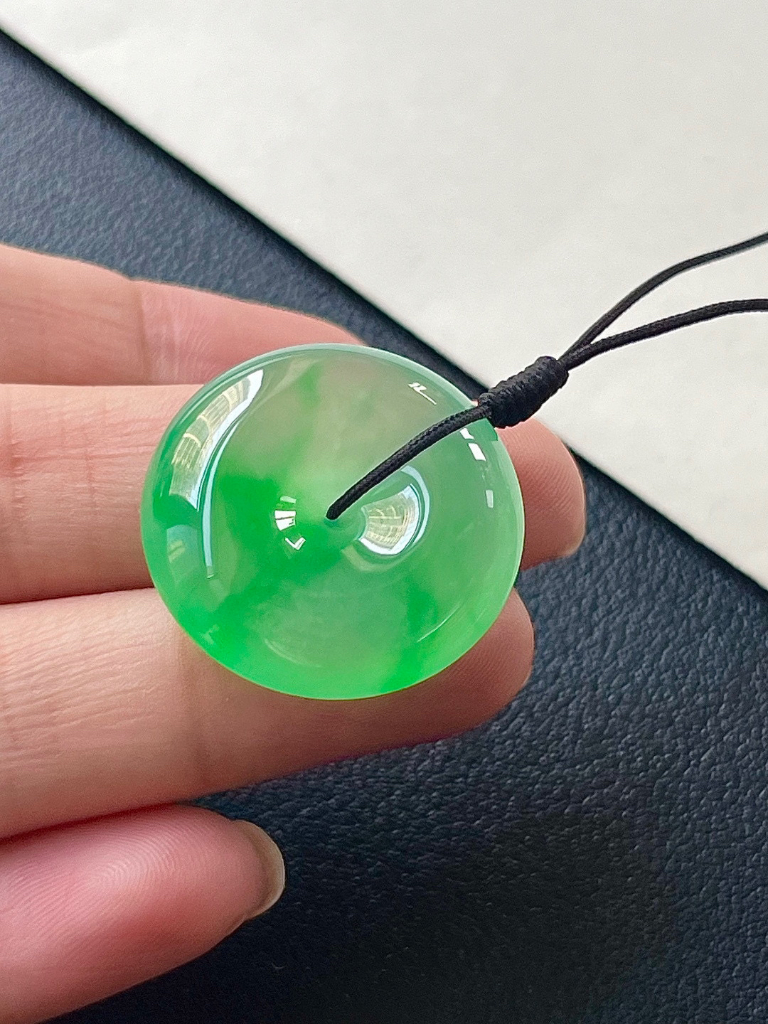 【平安扣】种老细腻，色阳浓郁起胶尺寸：25.3*8