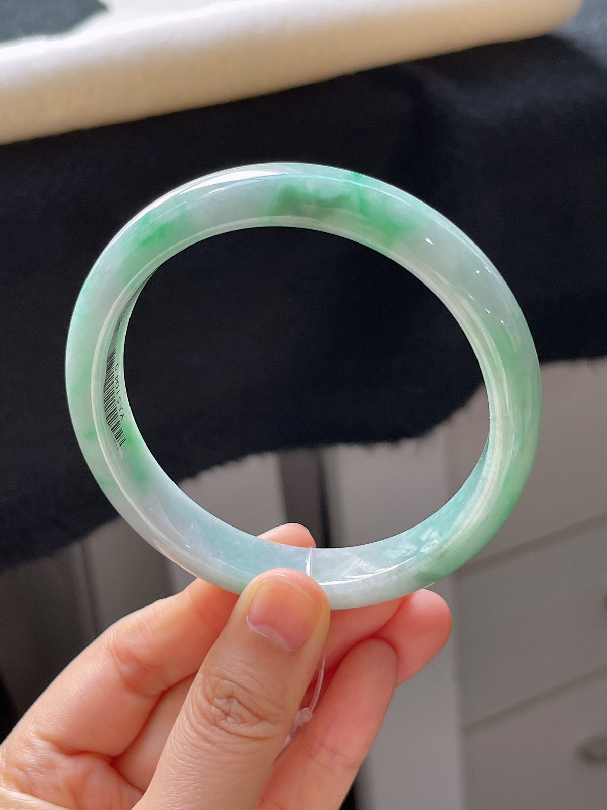 正圈61.8圈口，翡翠糯化种淡绿色手镯