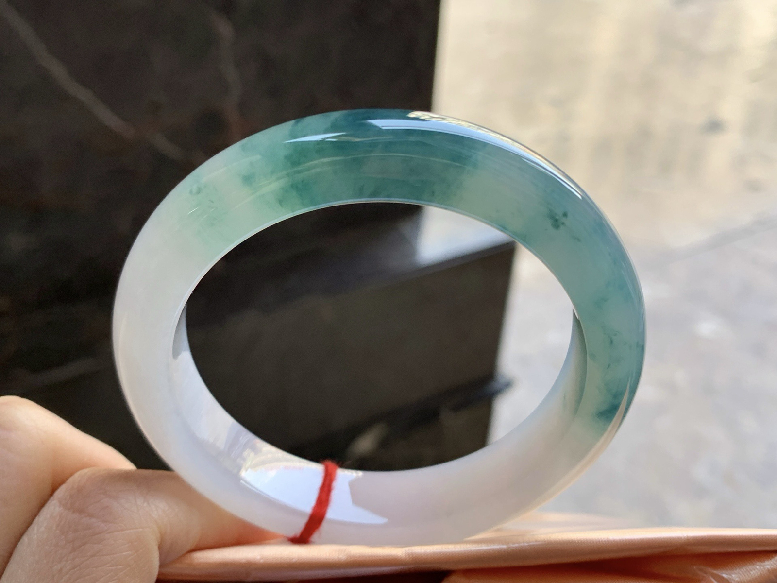 59-13-10

蓝花手镯^_^鲜艳 玉质温润