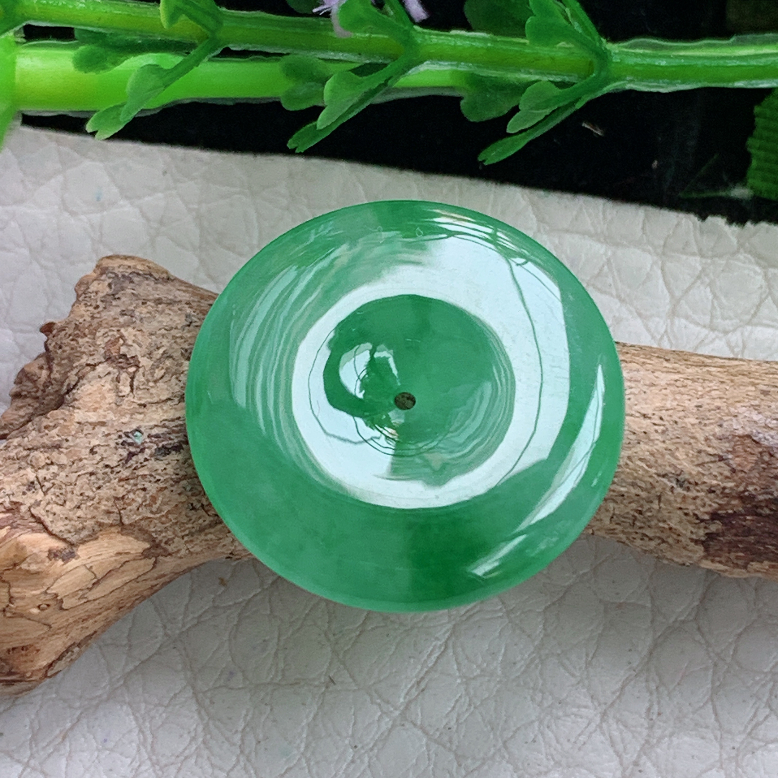 xo实拍22.3*3.9缅甸翡翠a货冰绿平安扣 玉扣玉挂件 玉坠