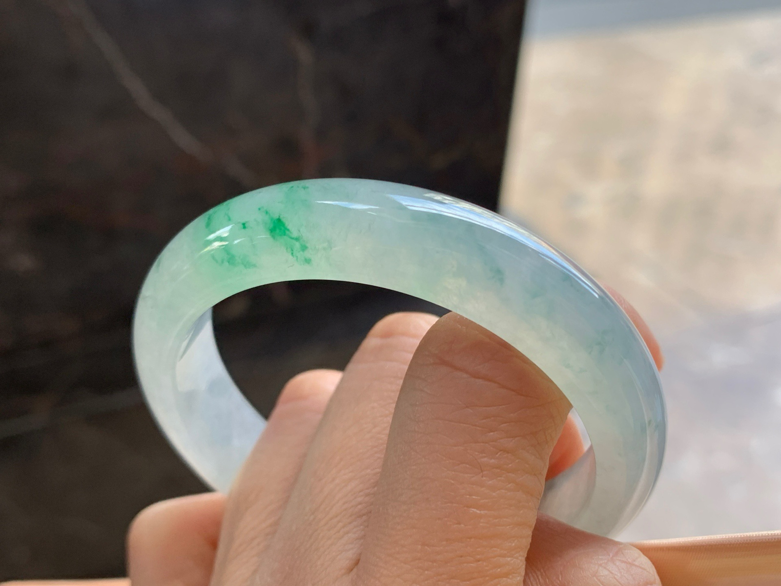 53.5-12.6-8.1

冰飘绿手镯^_^冰透水润