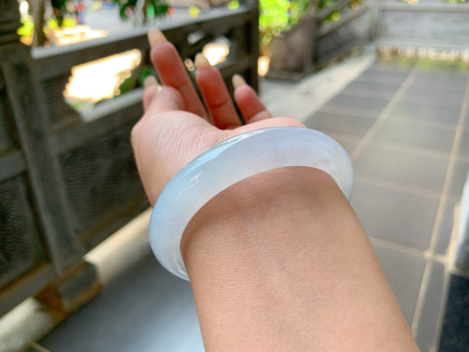 ｜54圈口
白月光，整体透亮有度胶润自然，水汪汪的，超级清纯，时尚简约，