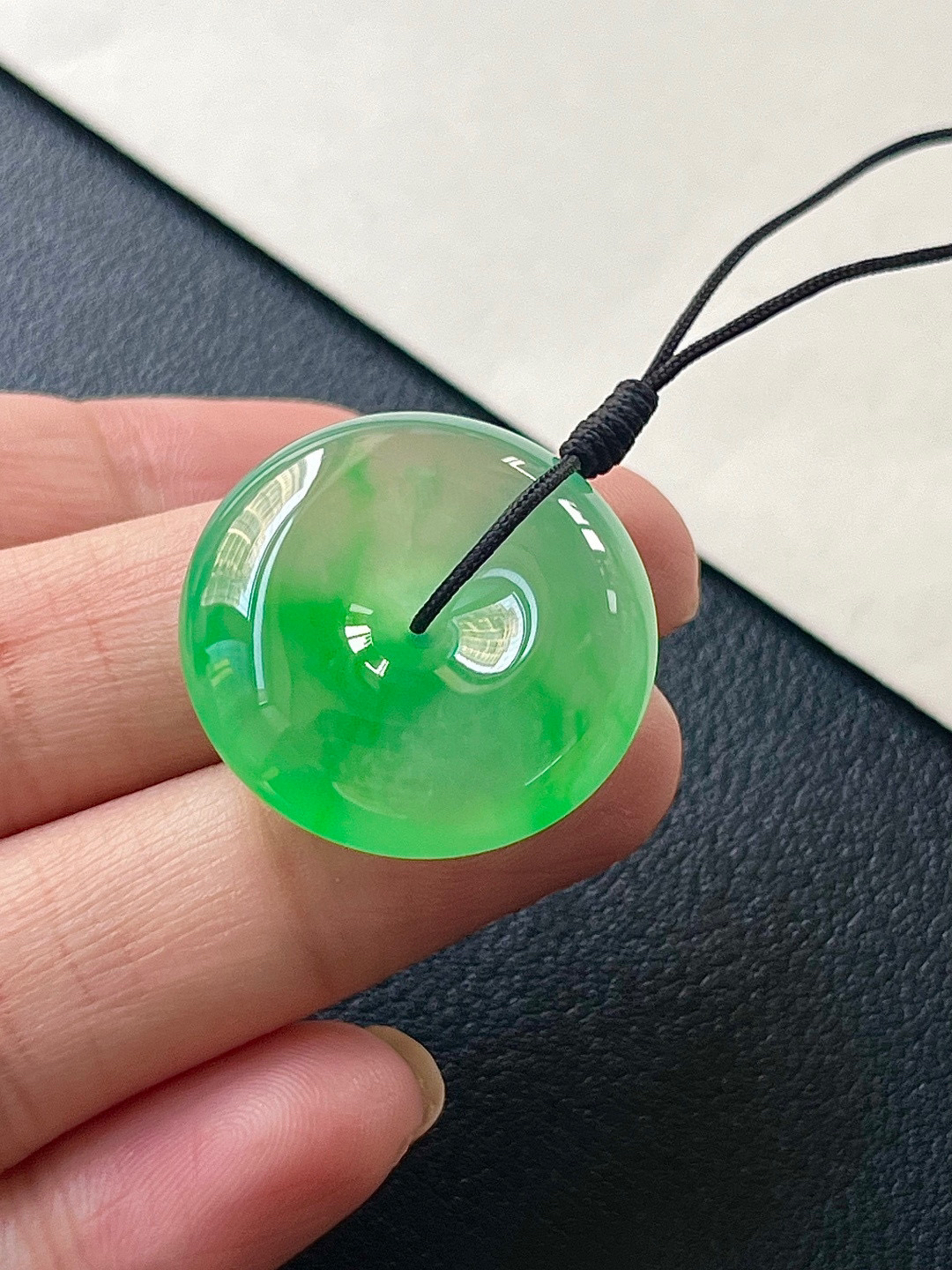 【平安扣】种老细腻，色阳浓郁起胶尺寸：25.3*8