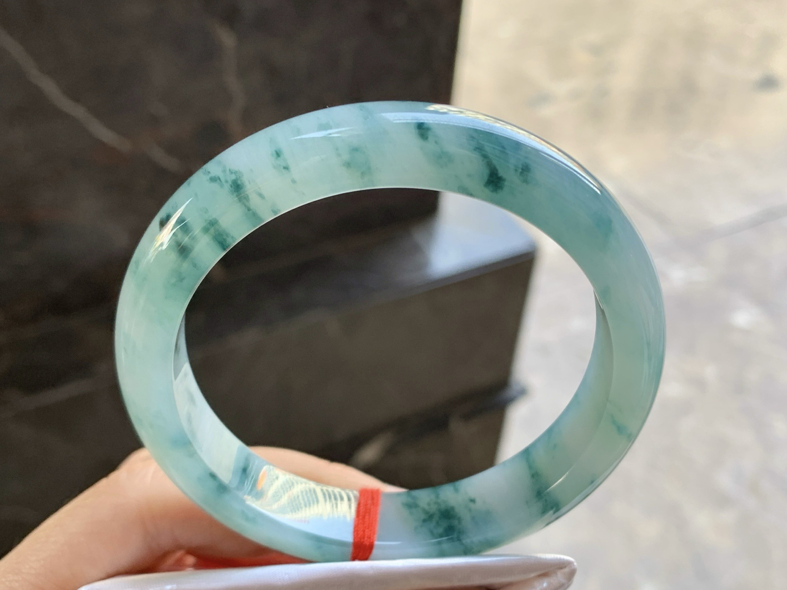 61.5-12.9-8.9

蓝花手镯^_^大圈 飘花灵韵