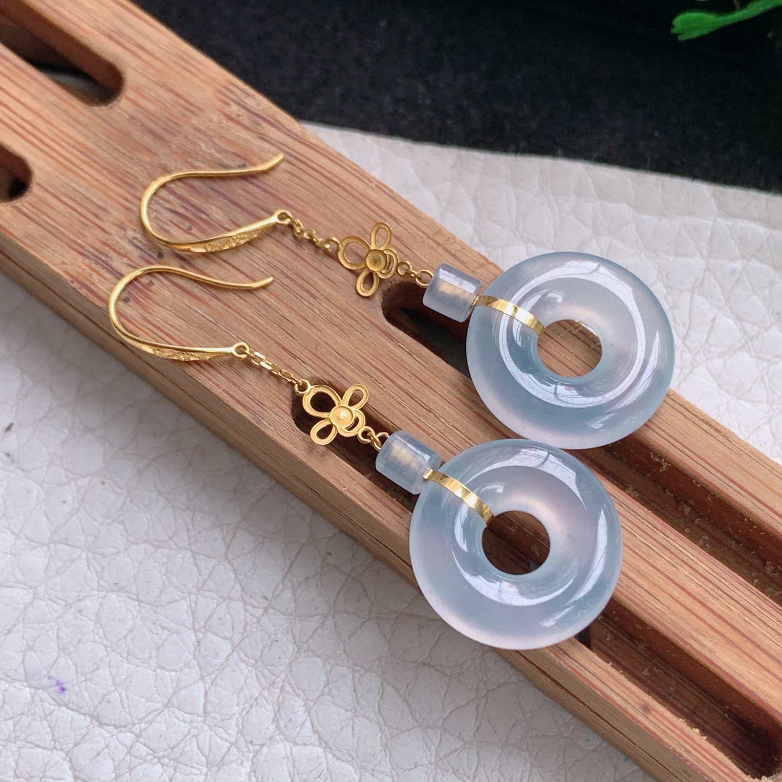 xo实拍42*14.6*3.3缅甸翡翠a货冰种起光平安扣 甜甜圈耳坠 耳饰