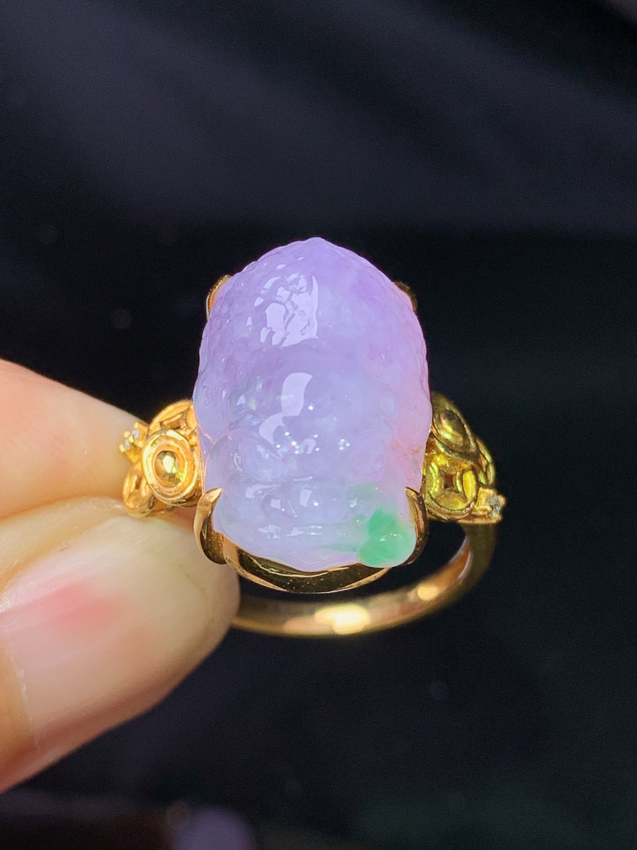 18k金钻镶嵌紫罗兰貔貅戒指 玉质细腻 色泽艳丽清新 水润亮眼 圈口14.5 整体尺寸17.3*11