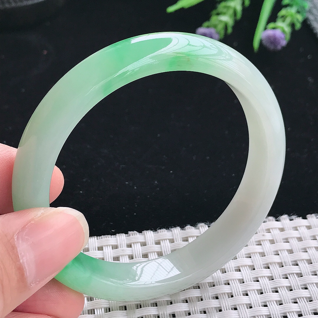 实拍A货翡翠56.5/11.9/7.8老坑冰润起胶飘阳绿手镯玉镯手环