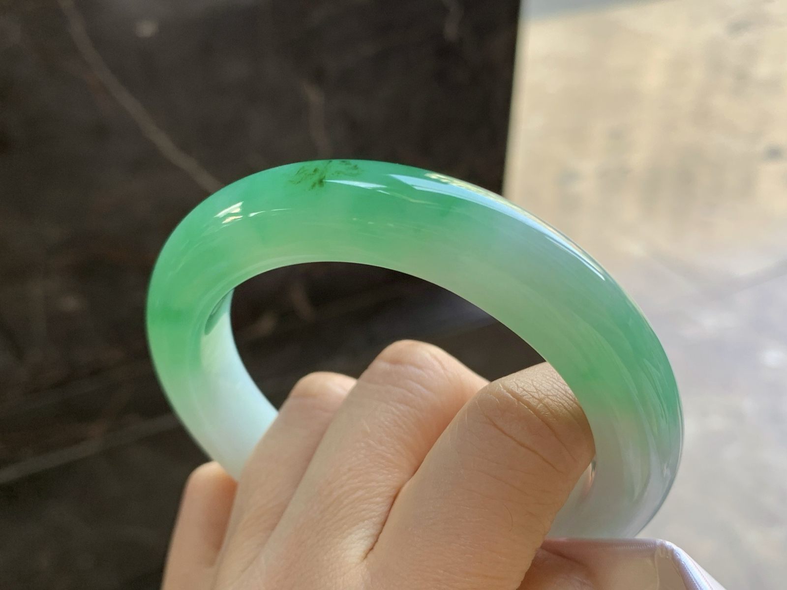 59-12.2-10.8

阳绿色手镯^_^色阳