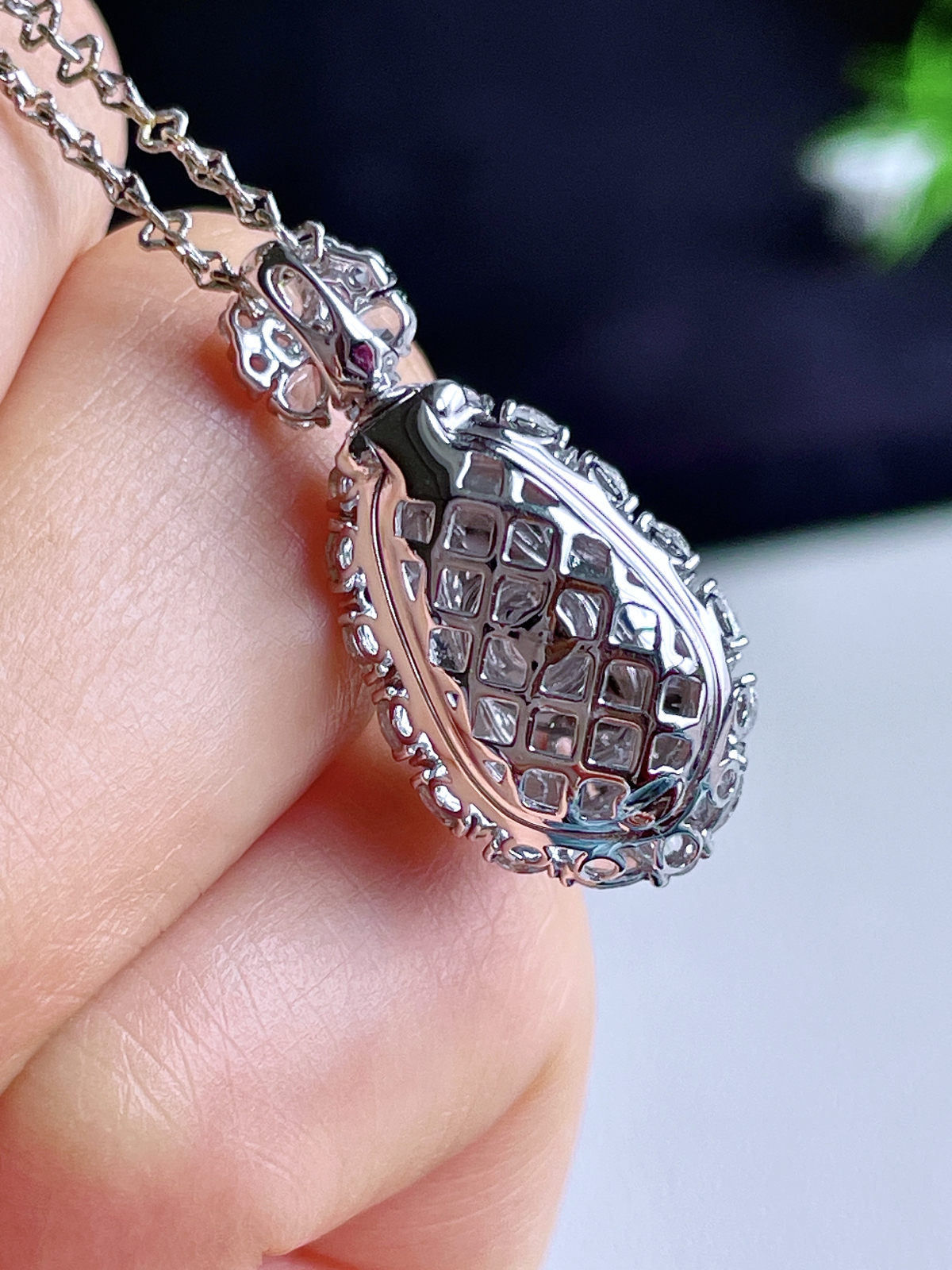 【镶嵌】高冰黄翡树叶黄翡叶子吊坠  
【说明】缅料 18k金镶嵌 性价比高  
【整体】42.2-20.4-8.4
【裸石】29-18-4.4