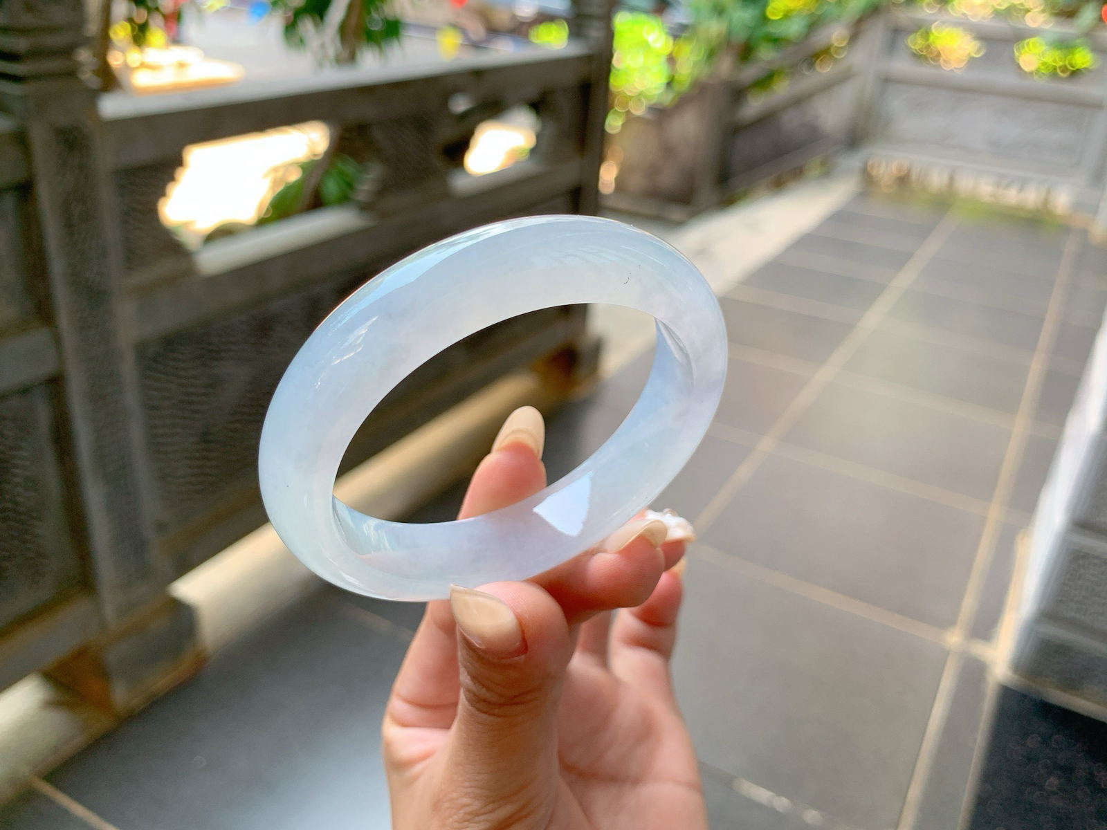 ｜54圈口
白月光，整体透亮有度胶润自然，水汪汪的，超级清纯，时尚简约，