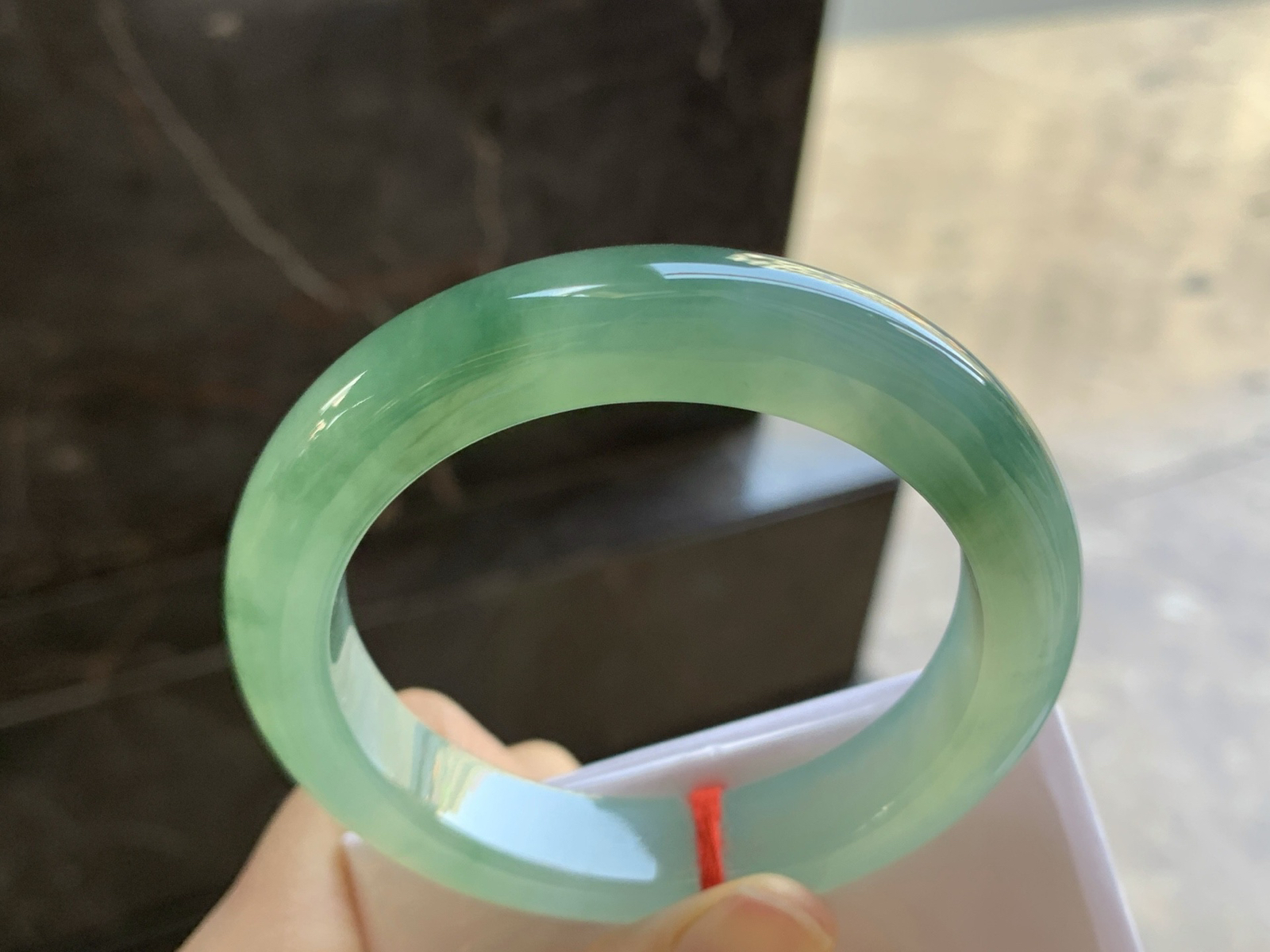 55.5-12.2-9.5

晴水飘花手镯^_^鲜艳