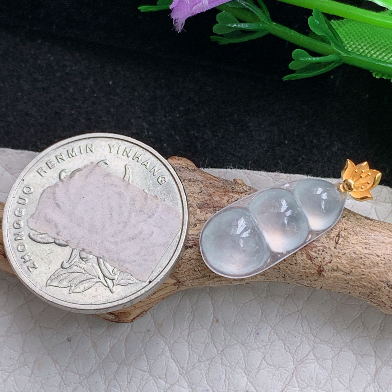 xo实拍25*10*4.8缅甸翡翠a货冰种起光平安豆 翡翠豆荚 状元豆玉挂件 玉坠