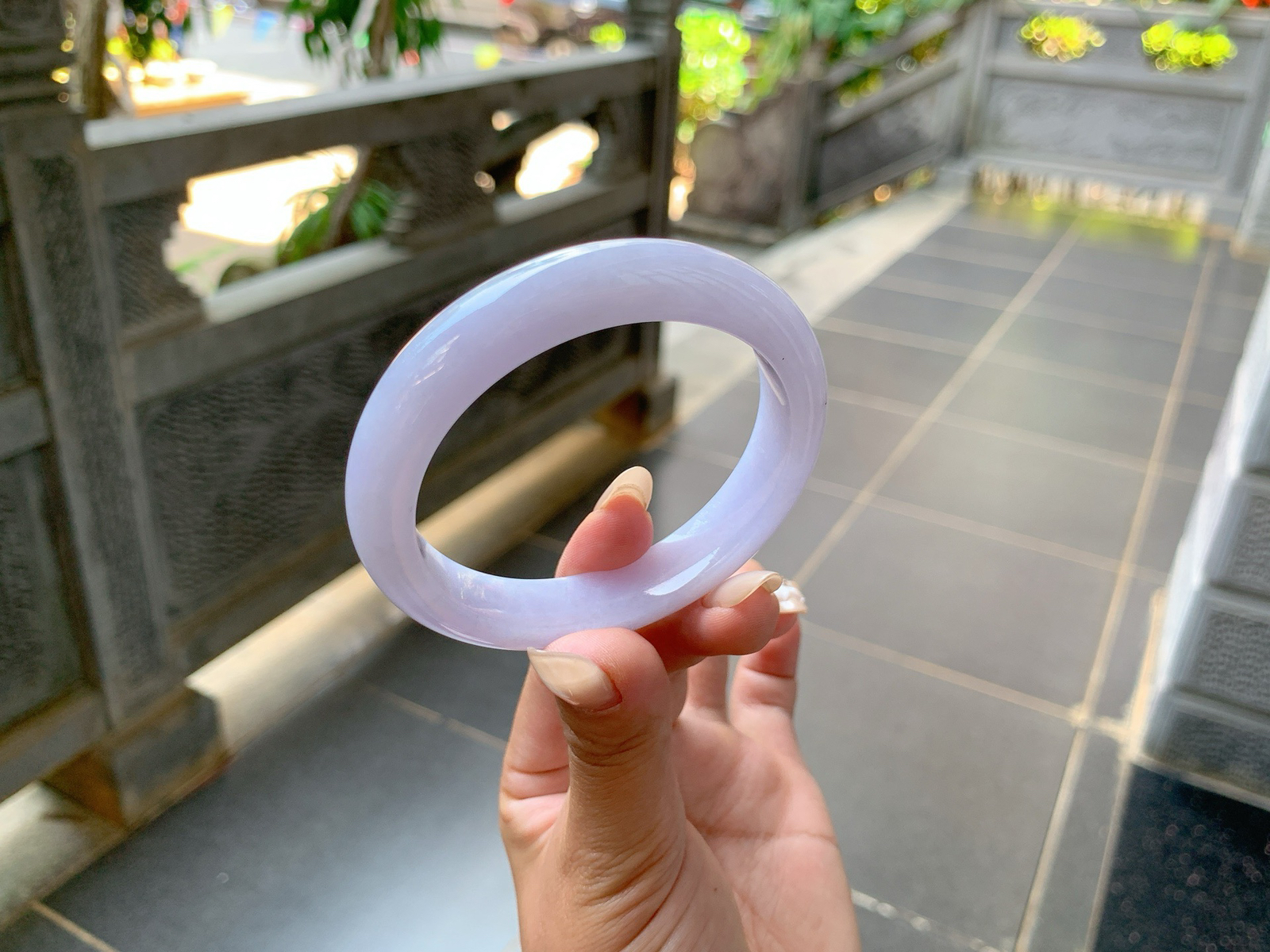 ｜56圈口
满紫色，优雅大方气质高雅，整体细细润润的，