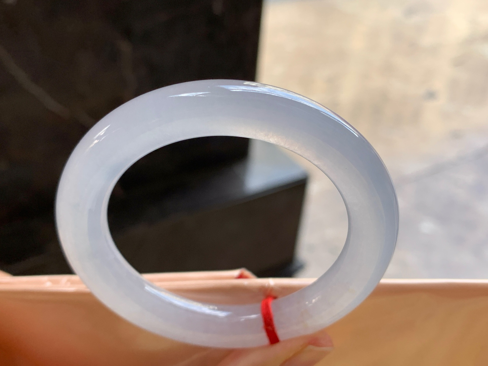 52-10.3

冰紫圆条手镯^_^透亮