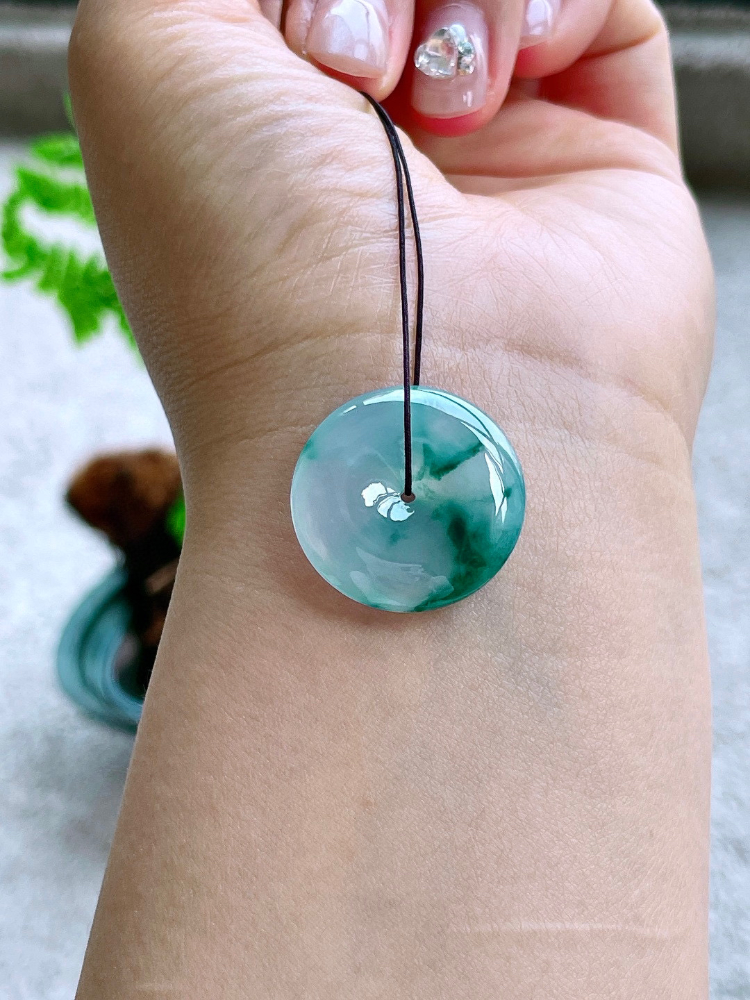 冰飘花平安扣吊坠
无纹裂