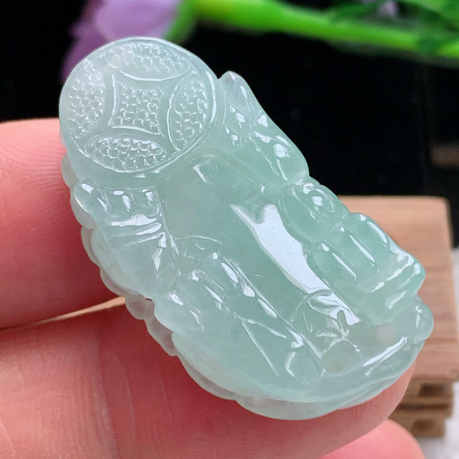 xo实拍33*17.5*9缅甸翡翠a货冰绿皮休 貔貅玉挂件 玉坠