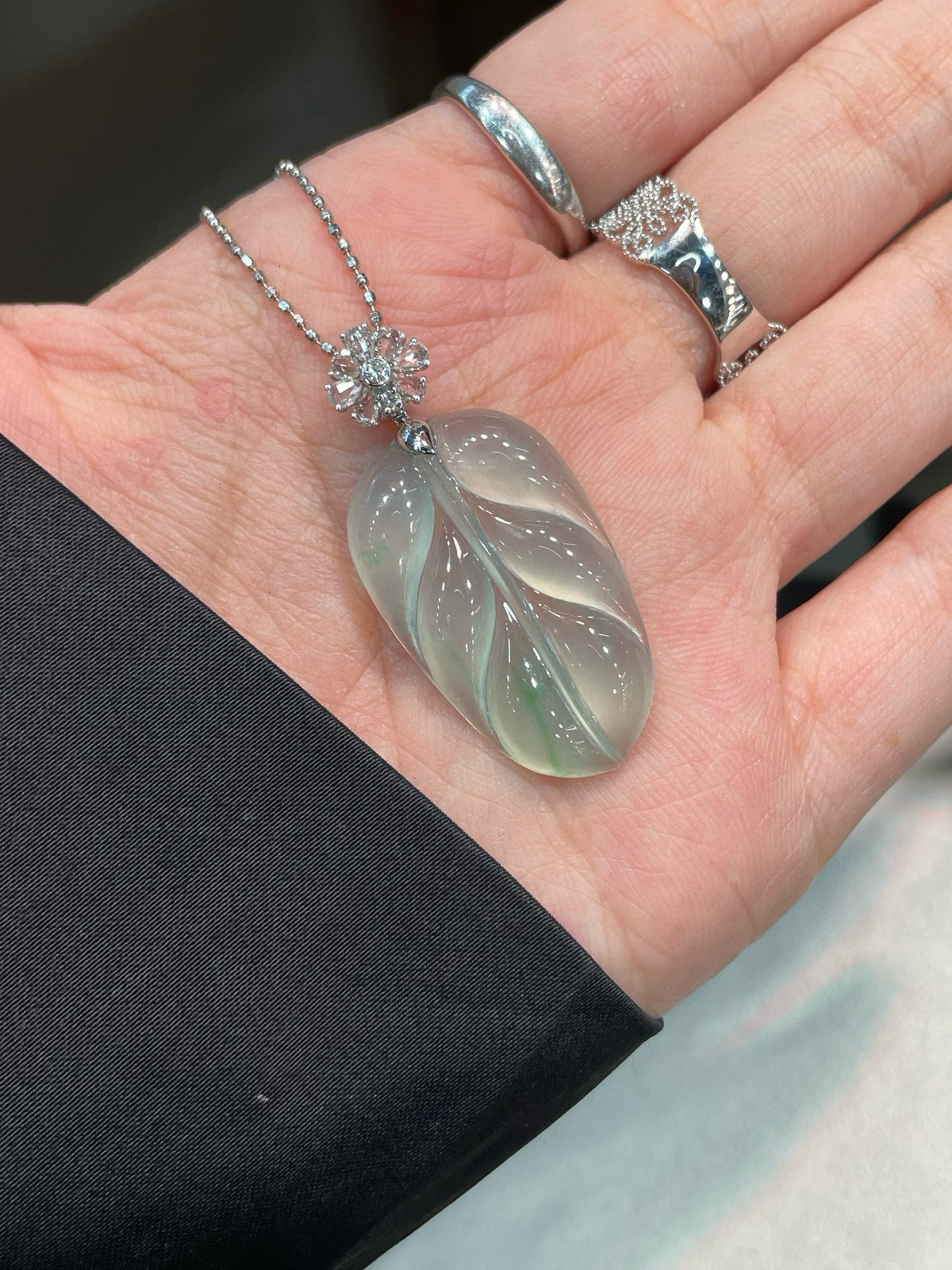 冰晴 起光 飘阳绿 叶子吊坠

18k金扣头