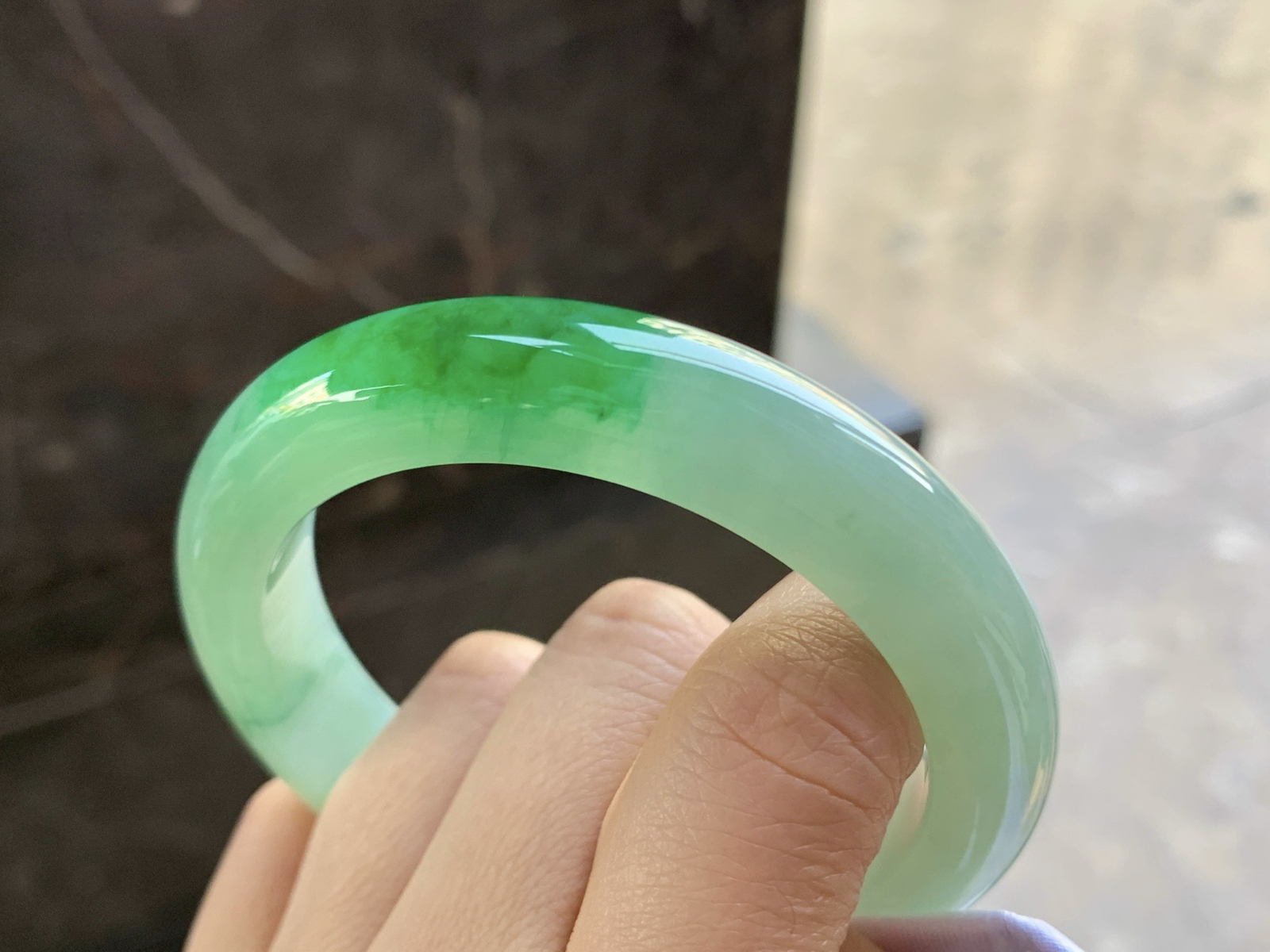 55.5-12.2-9.2

阳绿色手镯^_^色阳