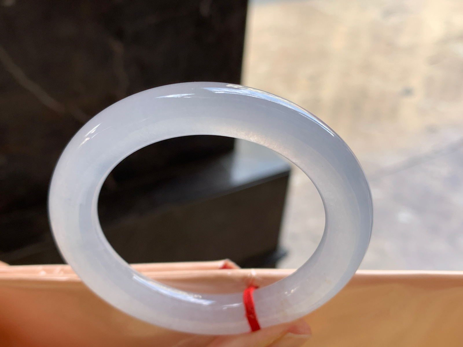 52-10.3

冰紫圆条手镯^_^透亮