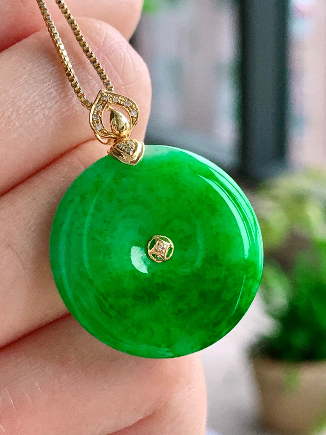 阳绿平安扣飘花平安扣吊坠  
【整体】31
【裸石】23.8-3.3