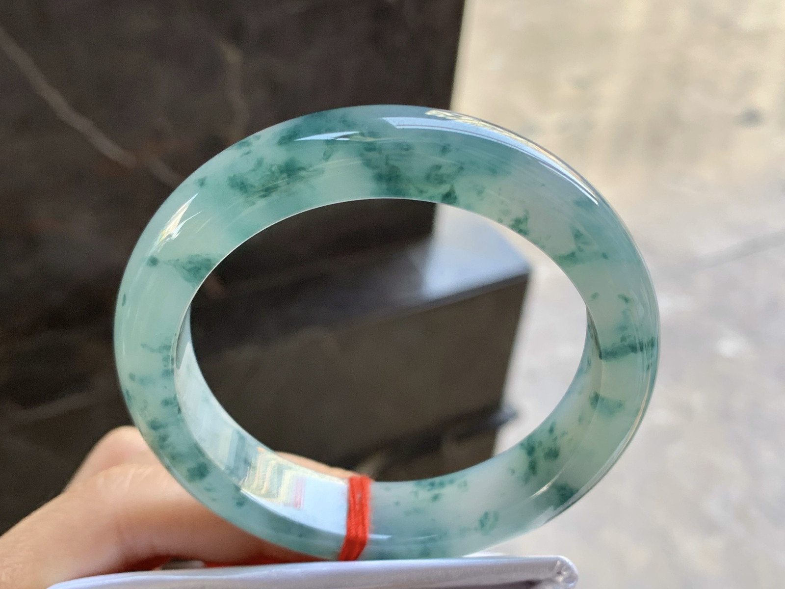 55.5-13.3-8.8

蓝花手镯^_^飘花灵韵