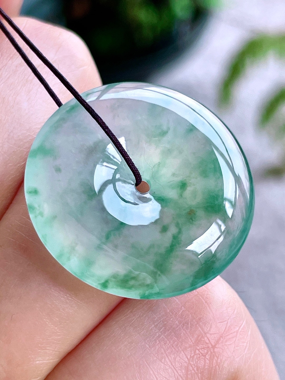 冰飘花平安扣吊坠
无纹裂