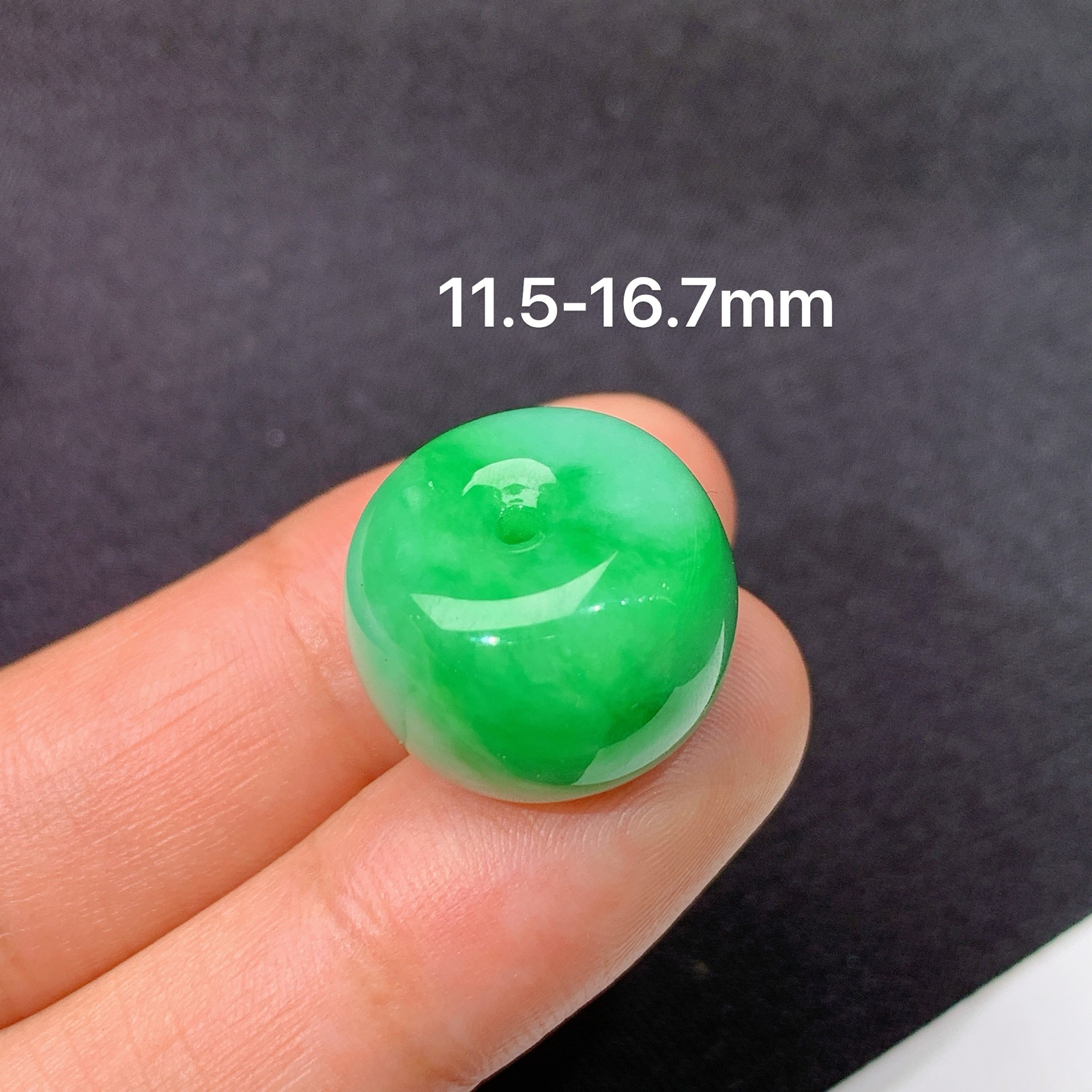 飘绿路路通，冰润色阳，玉质细腻，种水足，Nt  尺寸11.5*16.7