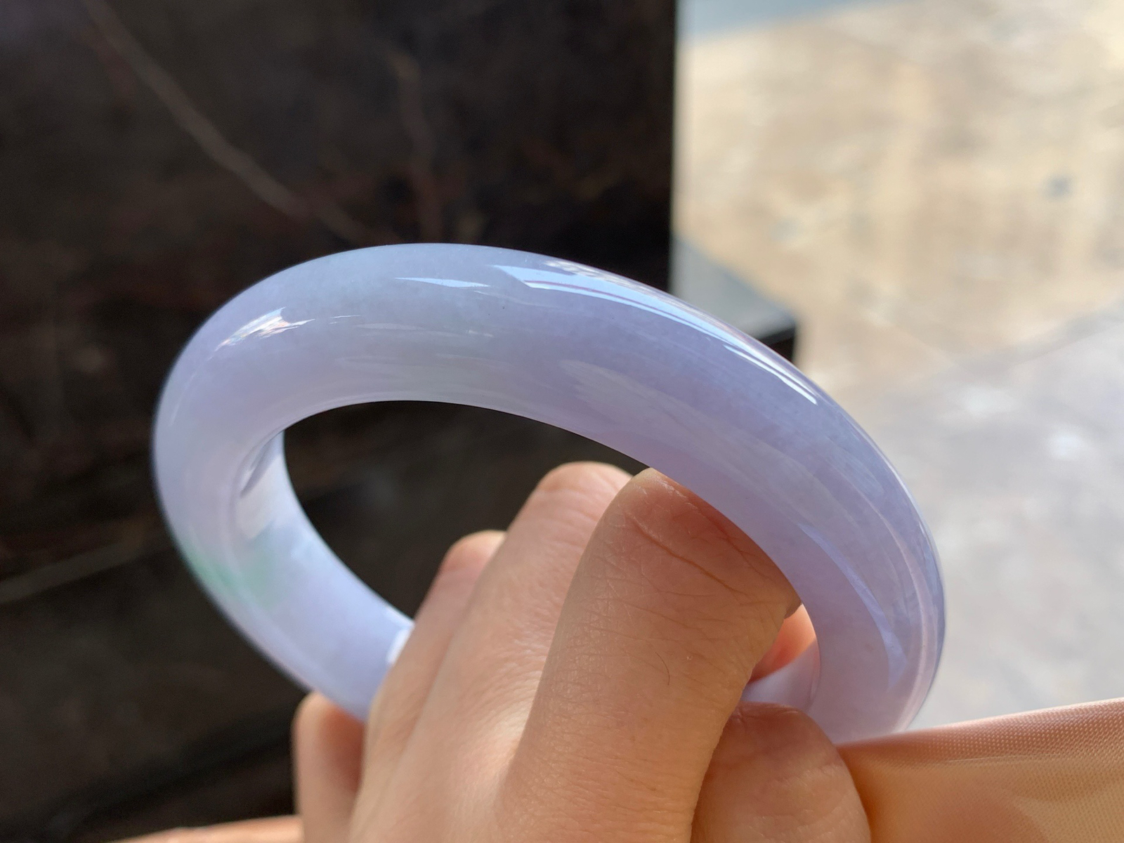 60-12.2-11

春带彩手镯^_^大圈 玉质温润