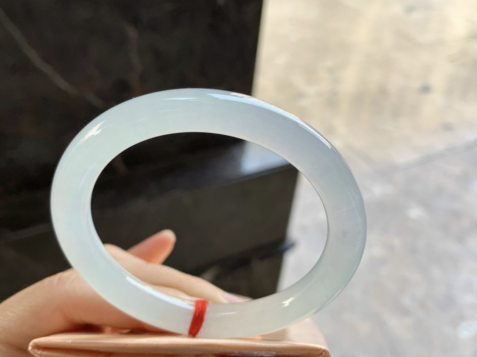 55-8.8

冰种圆条手镯^_^清透 水润