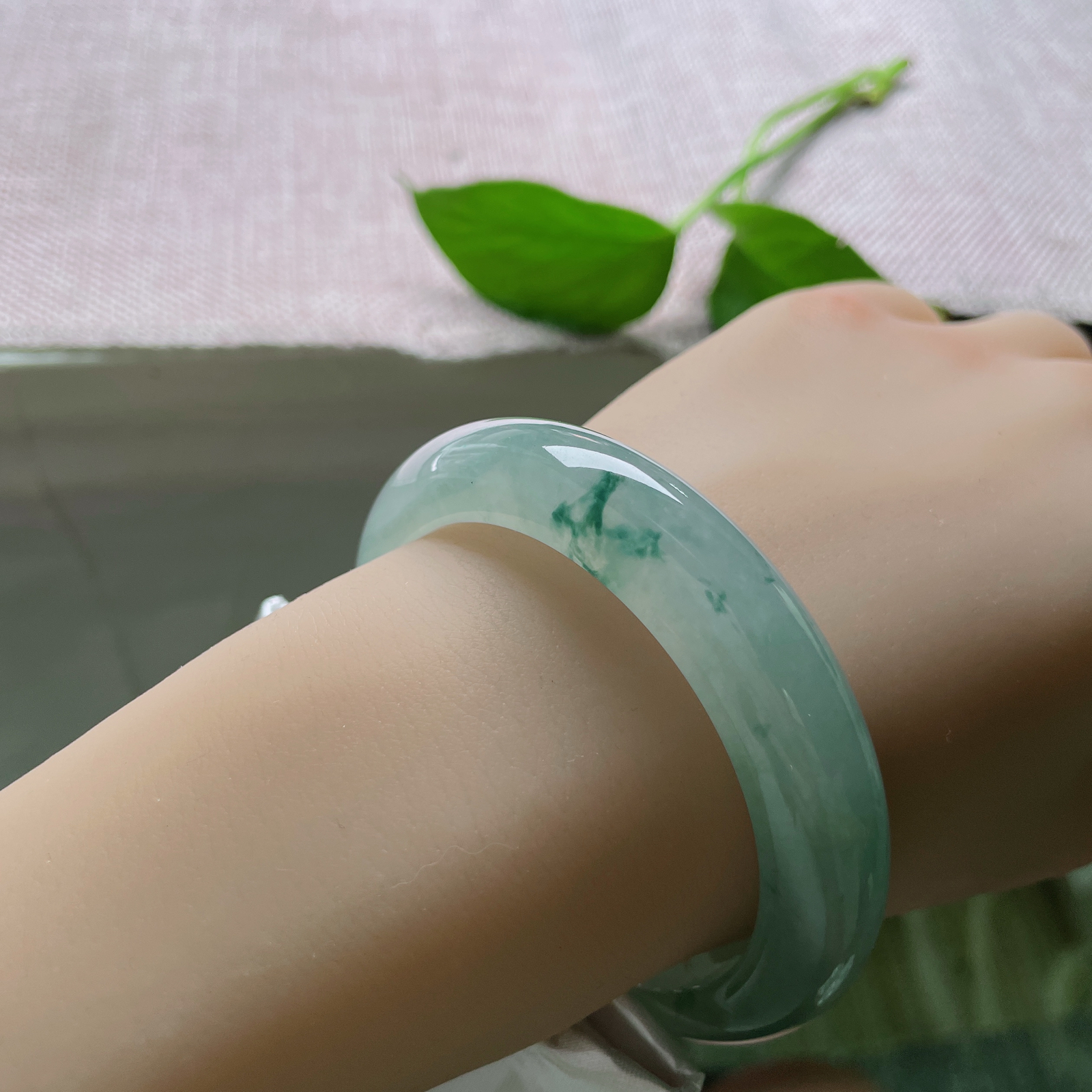 54.2/12.4/8.6，飘花飘逸灵动，正圈冰飘花，灵动雅致，贵气耐看，完美。