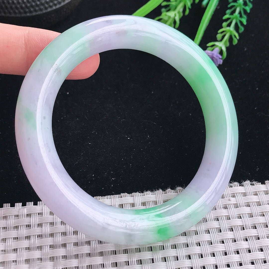 实拍A货翡翠56.5/11.6老坑精美冰润春带彩圆条手镯玉镯手环