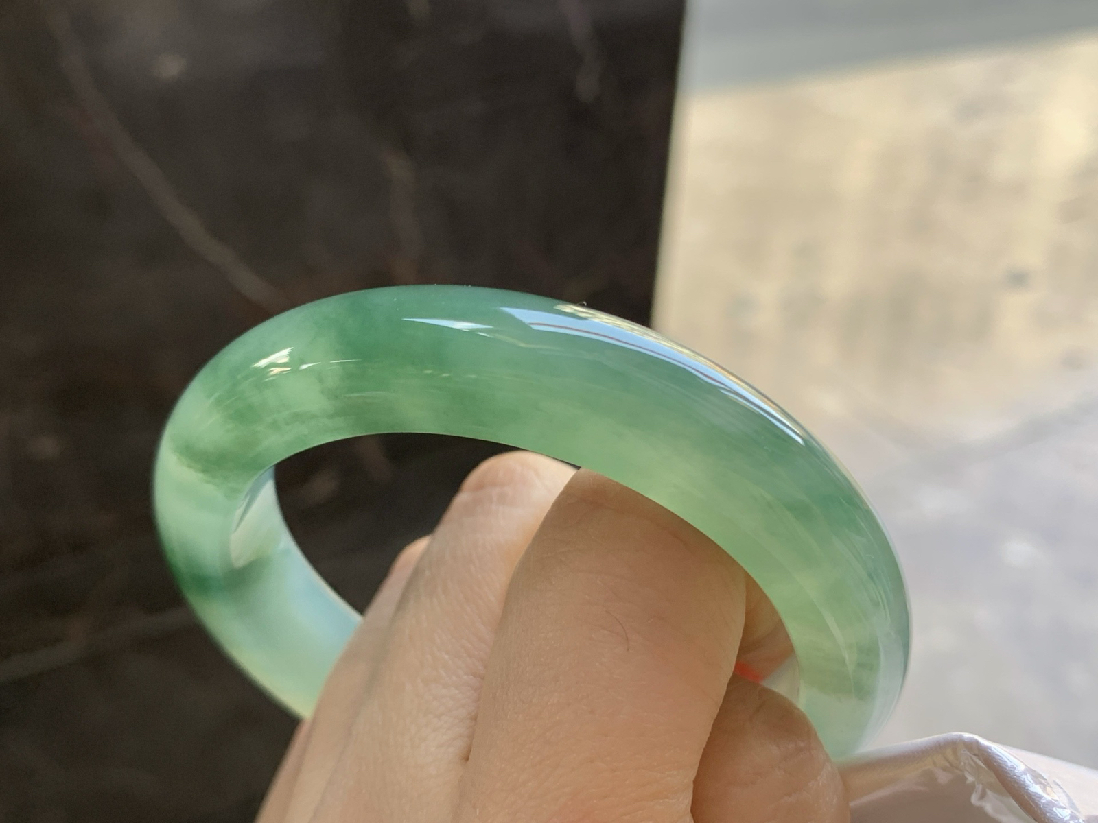 55.5-12.2-9.5

晴水飘花手镯^_^鲜艳