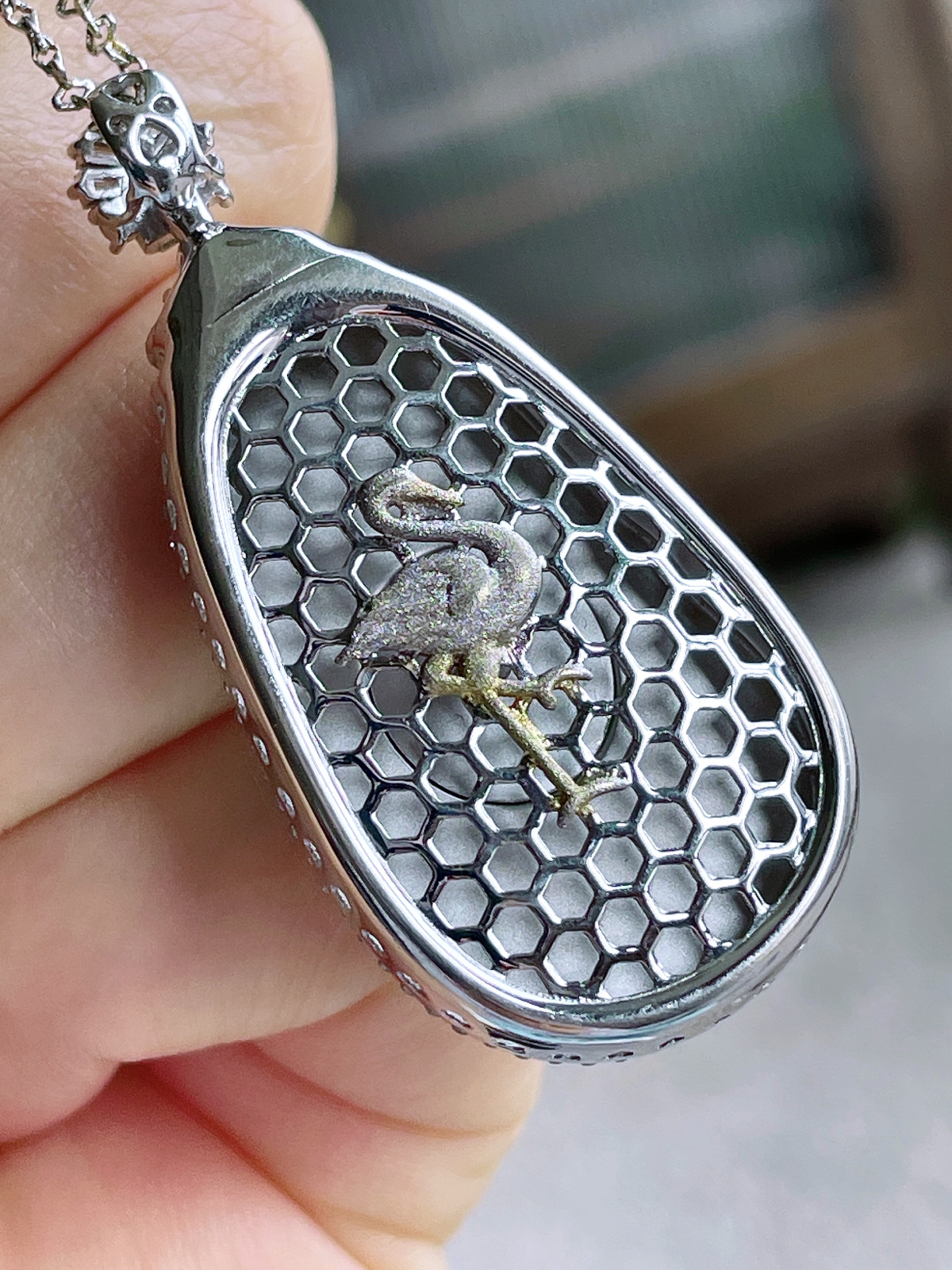 【镶嵌】高冰阳绿如意吊坠  
【说明】缅料 18k金镶嵌 性价比高  
【整体】48-22.4-10.4
【裸石】33.6-20-3.7